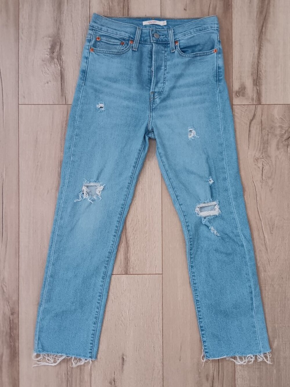 Women's Levi's Wedgie Straight Jeans Distressed High Rise Light Wash Size 27